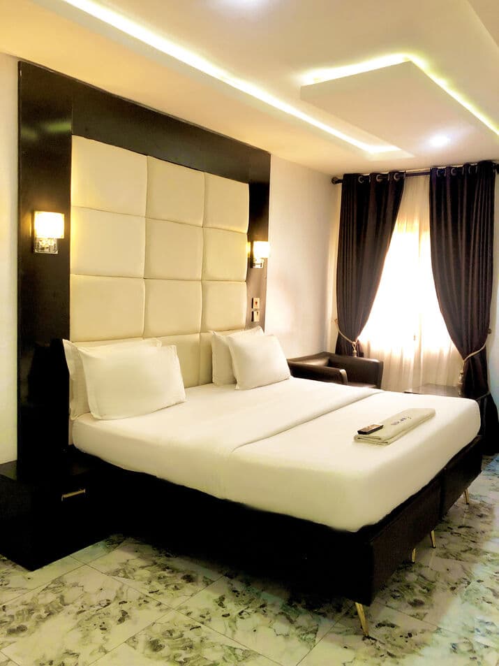 Benny Hotel gallery