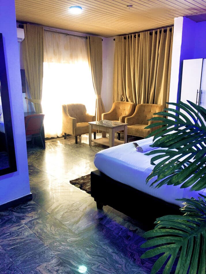 Benny Hotel gallery