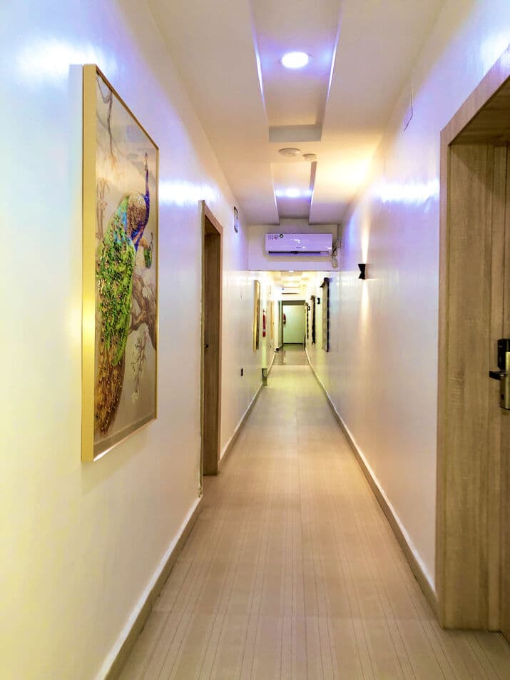 Benny Hotel gallery