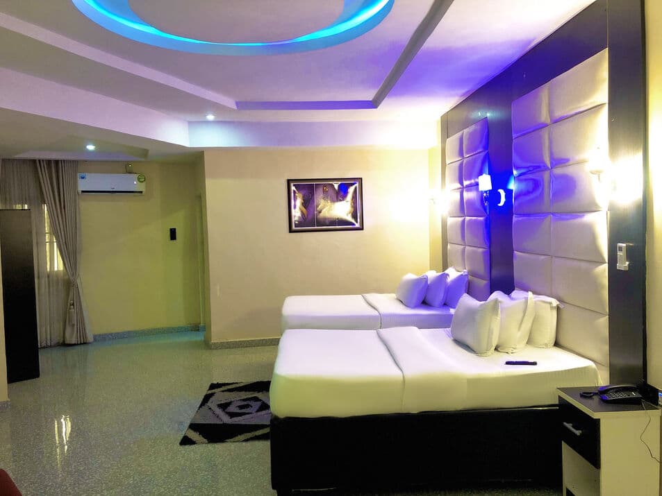 Benny Hotel gallery